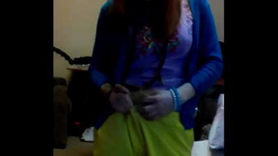 लाल बालों वाली रोशनी परी द्वारा हस्तमैथुन वीडियो बंद करें